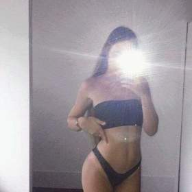 Fotka k inzerátu Mladá brunetka (20) Pondělí od 06: 00 do 20: 00 / 19654660