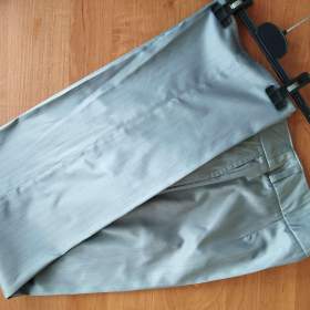 Foto inzerátu Dámské kalhoty vel. 42 pro štíhlou postavu od 180 cm
