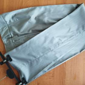 Foto inzerátu Dámské kalhoty různých barev vel. 42 pro štíhlou postavu od 180 cm