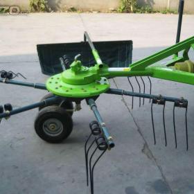 Fotka k inzerátu Obracečka sena, nahrabovačka sena CR- 2500 / 19591506