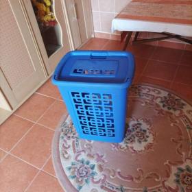 Fotka k inzerátu Koš na prádlo 60l / 15987521