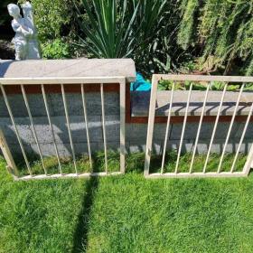 Foto inzerátu prodám 2ks mříží na menší okna ,či sklep