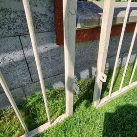 Foto inzerátu prodám 2ks mříží na menší okna ,či sklep