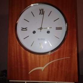 Fotka k inzerátu Nástěnné hodiny Jantar, Made in USSR, Sovětský svaz / 18562627