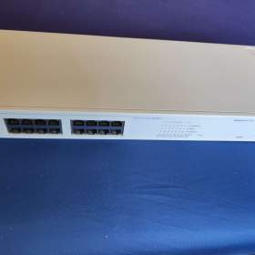 Switch 3Com 3C16470 BaseLine 16xLAN 10/100 / 18580009