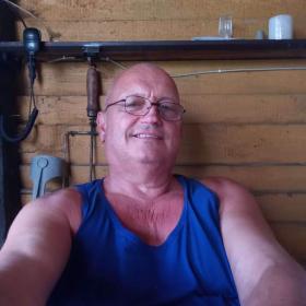 Foto inzerátu Přátelství s bydlením.