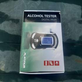 alcohol tester / 18617649
