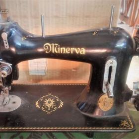 Foto inzerátu šicí stroj