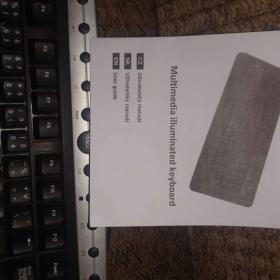 Foto inzerátu podsvícená klávesnice