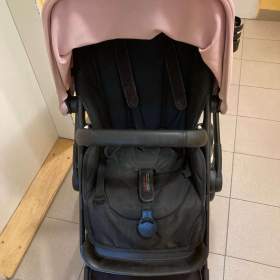 Fotka k inzerátu Kočárek Bugaboo Fox Black + Pink / 13808375