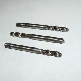 Fotka k inzerátu Závitník M5 HSSE strojní ČSN 223044 (NOVÝ) / 19393660