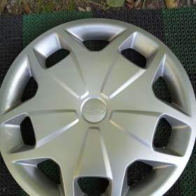 Ford:  originál poklice 16palcu,300k. c. / 18654389
