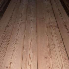 Fotka k inzerátu Prodám stará kartáčovaná prkna. / 19374170