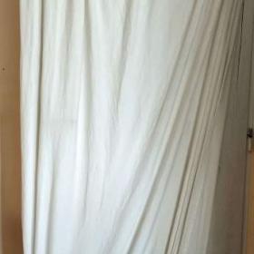 Foto inzerátu Hodně vycpaná a teplá peřina plněná prachovým husím peřím. Čtyři prostěradla Veba.