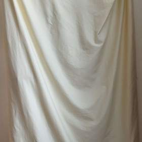 Foto inzerátu Hodně teplá peřina plněná husím peřím. Čtyři prostěradla Veba. Povlak na deku.