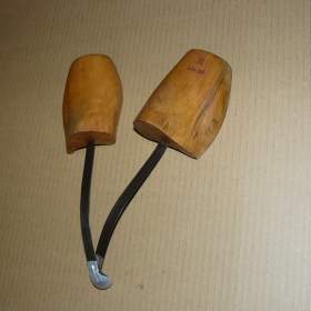 Foto inzerátu Napínáky do bot dřevěné (staré) velikost 6 (39)