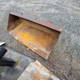 Fotka k inzerátu Locust Unc lopata čelni / 19647758