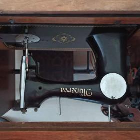 Foto inzerátu Šicí stroj Minerva