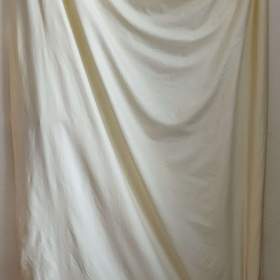 Foto inzerátu Prošívaná čistá velmi hřejivá peřina. Čtyři prostěradla Veba. Povlak na deku.