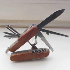 Foto inzerátu Kapesní nůž 10v1