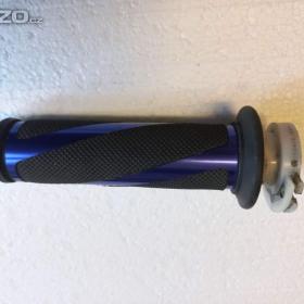 Foto inzerátu Pravý plynový grip rukojeť Suzuki Bandit GSF600,650 01