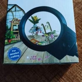 Foto inzerátu Čtecí lupa s osvětlením