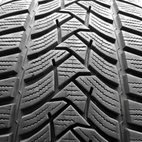 Foto inzerátu Prodám po 1ks zimní pneu R18: