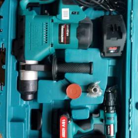 Foto inzerátu Prodám kufr profesionálního nářadí: kango, aku šroubovák, lithiová baterie a nabíječka