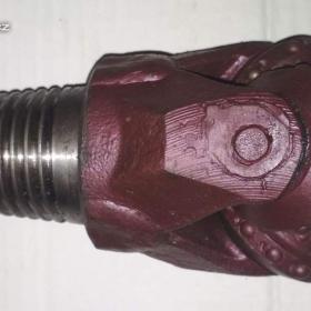 Foto inzerátu 3.válečkové roubíkové vrtací dláto pr. 76 mm, závit GOST Z42