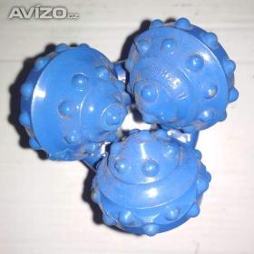 Fotka k inzerátu 3. válečkové roubíkové vrtací dláto pr. 76 mm, polský závit N42 / 18219385