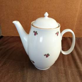 Foto inzerátu Prodám 12 ks nových čistě bílých porcelánových šálků na espresso