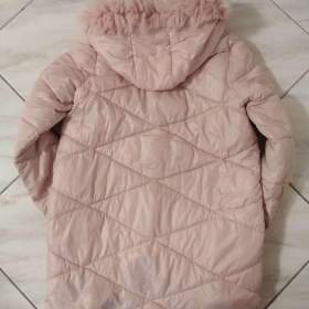 Foto inzerátu Dívčí/dámský zimní kabát.
