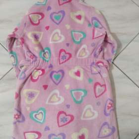 Foto inzerátu Dívčí župan se srdíčky Cherokee.