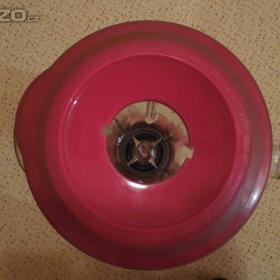 Fotka k inzerátu Stolní mixér se skleněnou nádobou / 17555856