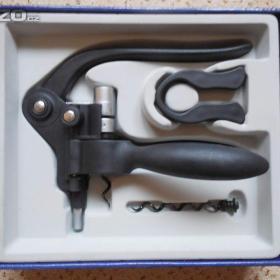 Foto inzerátu Otvírák korkových zátek