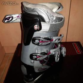 Foto inzerátu Dámská lyžařská obuv