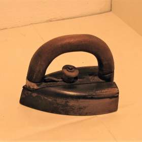 Fotka k inzerátu Stará žehlička -  3 / 18758046