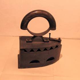 Foto inzerátu Stará žehlička - 4