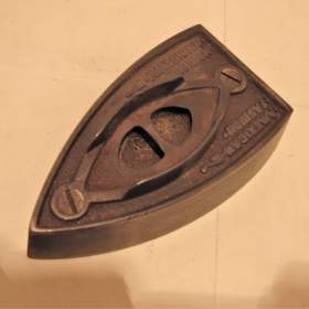 Fotka k inzerátu Stará žehlička -  6 / 16900342