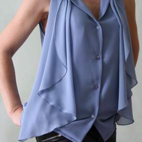 Foto inzerátu Bleděmodrá halenka bez rukávů Rinascimento vel.40