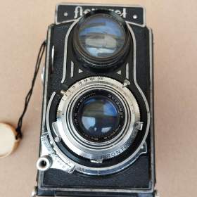 Foto inzerátu Starý fotoaparat Flexaret