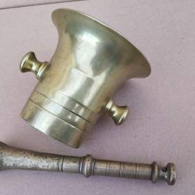 Foto inzerátu Stary mosazný hmoždíř č.8 s tloukem