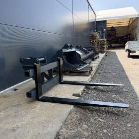 Foto inzerátu Vidle bagru, nosnost 2,5t