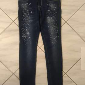 Foto inzerátu Dívčí/dámské rifle s kamínky.