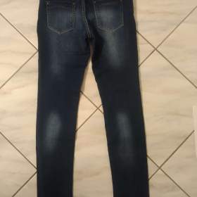 Foto inzerátu Dívčí/dámské rifle s kamínky.