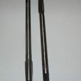 Foto inzerátu Závitník maticový M16 HSS ČSN 223074 (NOVÝ) NAREX ČR