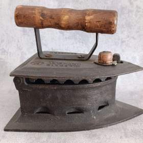 Fotka k inzerátu Atypická stará velká žehlička BAWEJA TESTED SPECIAL 12 / 19374207