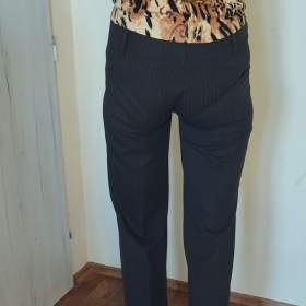 Foto inzerátu Dvoje dámské kalhoty vel. 42 pro dlouhánku