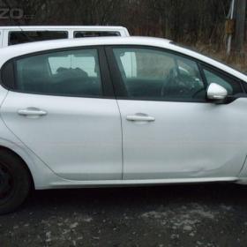 Foto inzerátu PEUGEOT 208 HATCHBACK 1.2VTi HMZ 60kW 2016