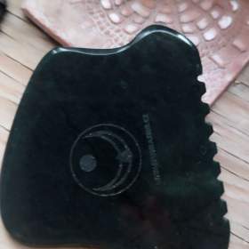 Tachion nefrit gua sha  / 18900227